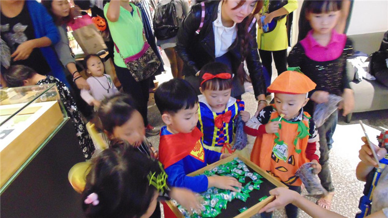 BBunion国际早教泉州中骏中心活动花絮:快乐魔法精灵之万圣节狂欢派对 BBunion国际早教泉州中骏中心活动花絮:快乐魔法精灵之万圣节狂欢派对