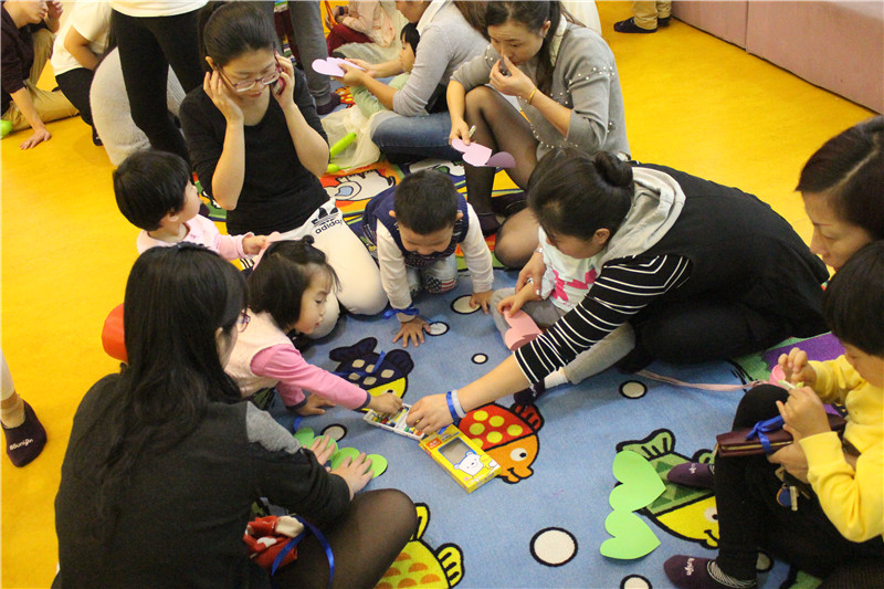 BBunion国际早教厦门外图中心活动花絮:感恩的心,蓝色的爱 BBunion国际早教厦门外图中心活动花絮:感恩的心,蓝色的爱